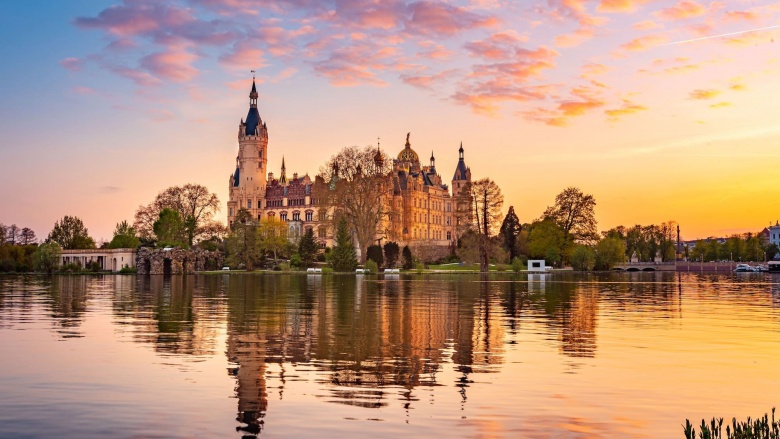 Schwerin Castle At Sunset Schwerin Castle At Sunset